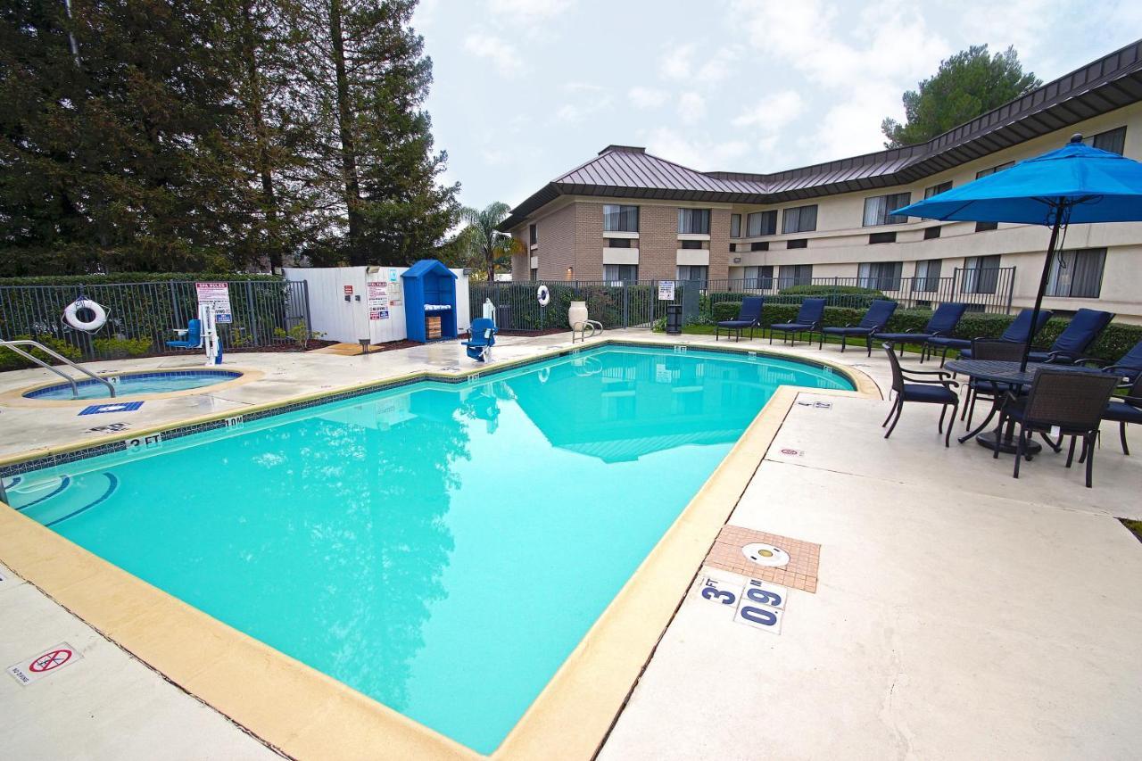 Holiday Inn Express Walnut Creek By Ihg Bagian luar foto